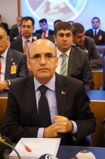 Meclis Plan ve Bütçe Komisyonu'nda limonlu protesto