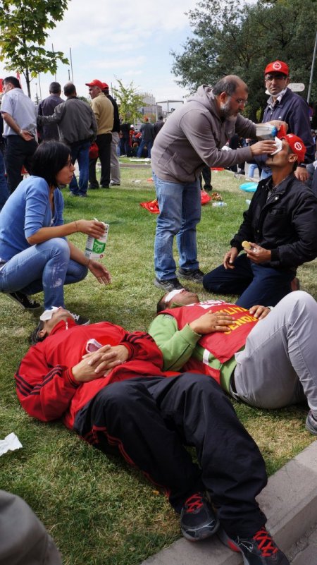 Meclis'e yürümek isteyen DİSK üyelerine müdahale (2)