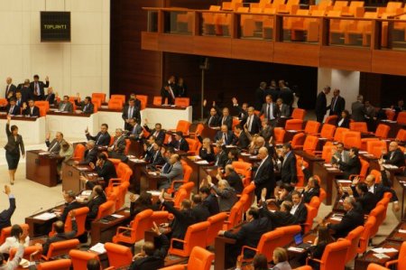 Meclis'te kapalı oturumdan dolayı güvenlik artırıldı