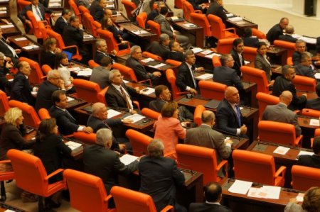Meclis'te kapalı oturumdan dolayı güvenlik artırıldı