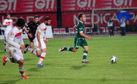 Medical Park Antalyaspor: 0- Bursaspor: 0 (İlk Yarı)