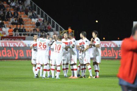 Medical Park Antalyaspor: 1- Beşiktaş: 2 (İlk yarı)