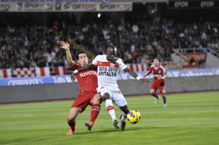 Medical Park Antalyaspor: 1- Beşiktaş: 2 (İlk yarı)