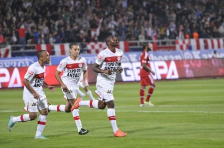 Medical Park Antalyaspor: 1- Beşiktaş: 2 (İlk yarı)