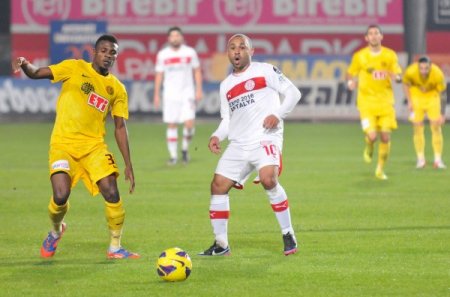 Medical Park Antalyaspor: 1- Eskişehirspor : 0 (İlk yarı)