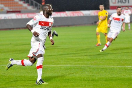 Medical Park Antalyaspor: 1- Eskişehirspor : 0 (İlk yarı)