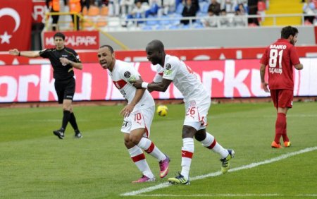 Medical Park Antalyaspor: 2 - Gaziantepspor:1 (İlk yarı)