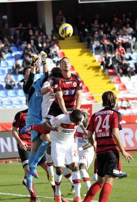 Medical Park Antalyaspor: 2 - Gençlerbirliği: 4 (İlk yarı)