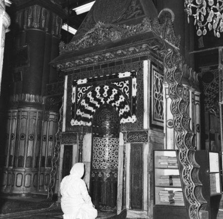 Medine’ye Siyah-beyaz Yolculuk