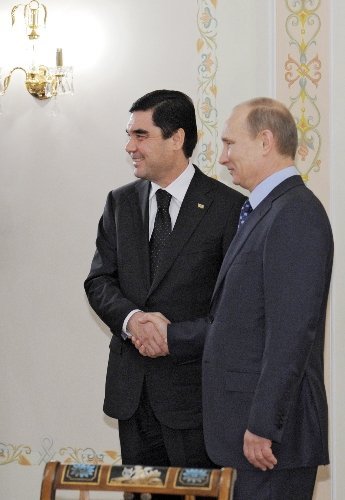 Medvedev, Berdimuhammedov’a Seçimlerde Başarı Diledi