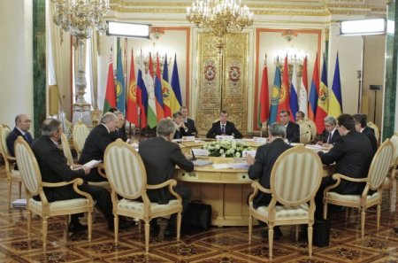 Medvedev, Eurasec Ülkelerini Gümrük Birliğine Davet Etti