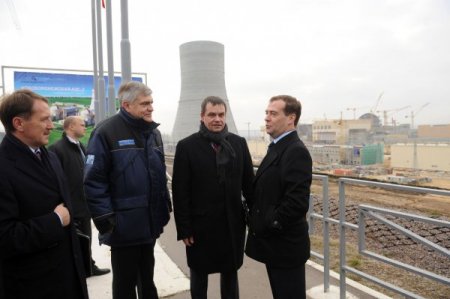 Medvedev, Türkiye'de inşa edilecek nükleer santralin benzerini denetledi