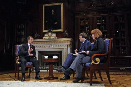 Medvedev: Batılılar muhalefeti silahlandırdıkça, Suriye’de barış olmayacak