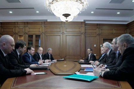 Medvedev Liderlerle Soçi'de Görüştü; İşsizlik Sorununa Çözüm İstedi