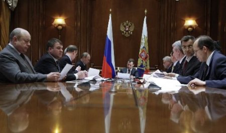 Medvedev 'önleyici Nükleer Saldırıyı' Öngören Yeni Askeri Doktrini Onayladı