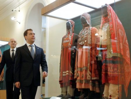 Medvedev Ufa'da Cami Ziyaret Etti: Şeytanın İki Boynuzluları Kadar İki Bacaklıları Da Var