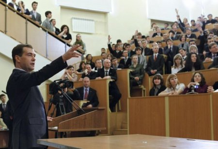 Medvedev: Yeni Nesli Çok Kıskanıyorum