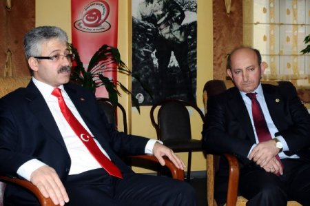 'Medya kullanılarak herşey tozpembeymiş gibi gösteriliyor'