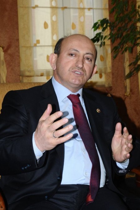 'Medya kullanılarak herşey tozpembeymiş gibi gösteriliyor'