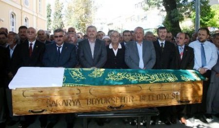 Mehmet Ağar Ve Korkut Eken, Sakarya'da Cenaze Törenine Katıldı