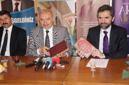 'Mehmet Akif, Türkçe ibadet endişesiyle meali teslim etmedi'