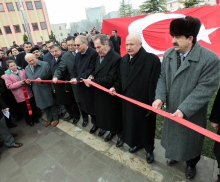 Mehmet Akif Ersoy Aniti Acildi