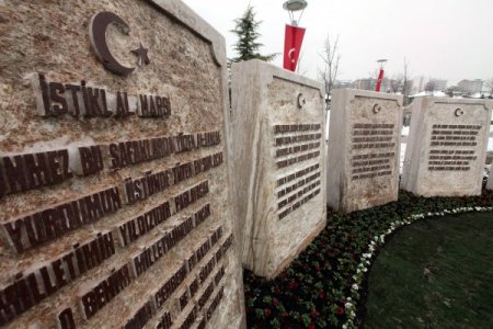 Mehmet Akif Ersoy Aniti Acildi