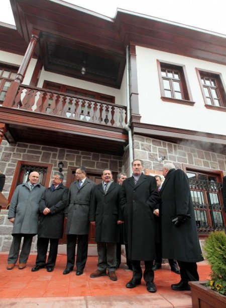 Mehmet Akif Ersoy Aniti Acildi