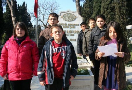 Mehmet Akif Ersoy’u Öğrenciler Yalnız Bırakmadı