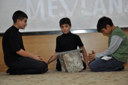 Mehmet Eroğlu Ortaokulu, Mevlana’yı anma ve anlama programı düzenledi