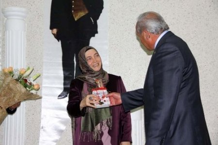 Mehmet Görmez'in eşi ‘Kur'an’da Anne Kadınlar’ı anlattı