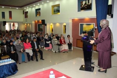 Mehmet Görmez'in eşi ‘Kur'an’da Anne Kadınlar’ı anlattı