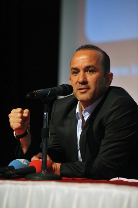 Mehmet Özdilek, taraftarların ilgisizliğinden yakındı