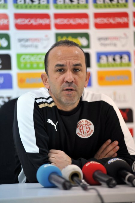 Mehmet Özdilek: Trabzon'dan puan alarak dönmek istiyoruz