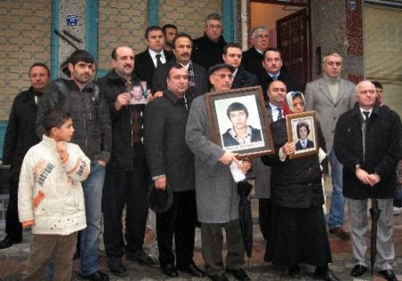 Mehmet Sevigen, Kaçırılan Gencin Ailesini Ziyaret Etti