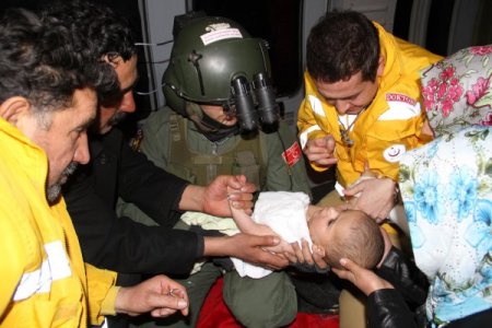 Mehmetçik, minik Muhammed'in imdadına yetişti