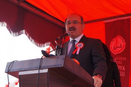 Melek İpek İlk ve Ortaokulu törenle açıldı