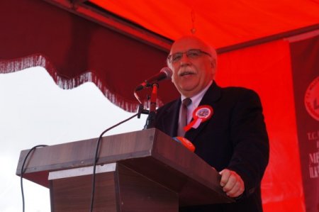 Melek İpek İlk ve Ortaokulu törenle açıldı