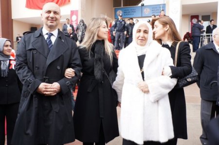 Melek İpek İlk ve Ortaokulu törenle açıldı