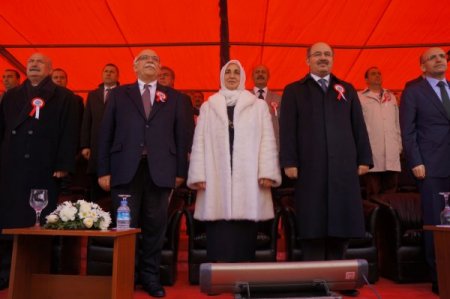 Melek İpek İlk ve Ortaokulu törenle açıldı