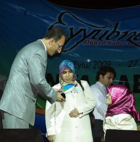 Melek Rabia Sabır Ödülü Aldı