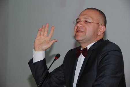 Melih Arat: Dünyayı sıradan değil,sıra üstü insanlar şekillendiriyor