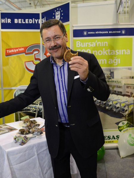 Melih Gökçek, Bursa'da fuarı gezdi, yeni stadı beğendi