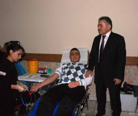 Melikgazi Belediyesi çalışanları kan bağışında bulundu