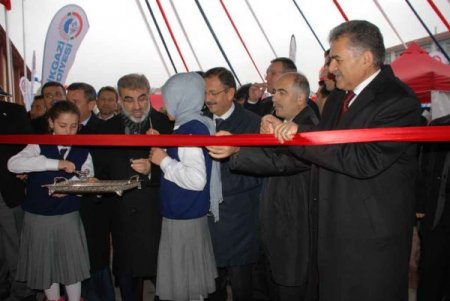 Melikgazi Belediyesi’nin yaptırdığı okul açıldı