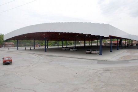 Melikgazi’ye Uzay Kafes Sistem Kapalı Semt Pazaryeri Yapıldı