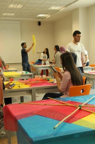 Melikşahlı öğrenciler, yuvada kalan çocuklar için uçurtma tasarladı