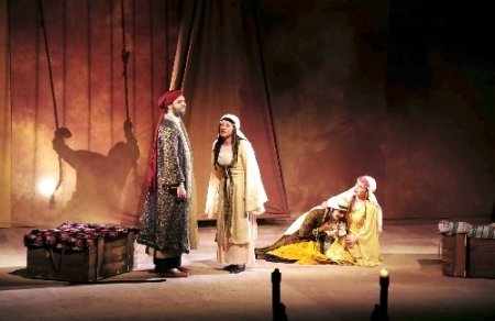 Mem-u Zin Batman'da sahneleniyor