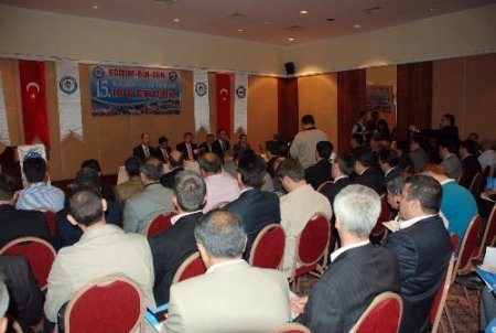 Memur- Sen Genel Başkanı Gündoğdu: Türkiye'nin Temel Meselesi, Demokratik Sivil Bir Anayasanın Bulunmayışıdır