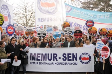 Memur-Sen'den başörtüsü yasağının kaldırılması için TBMM önünde eylem